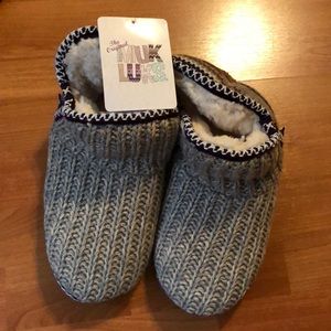Size medium Muk Luks NEW